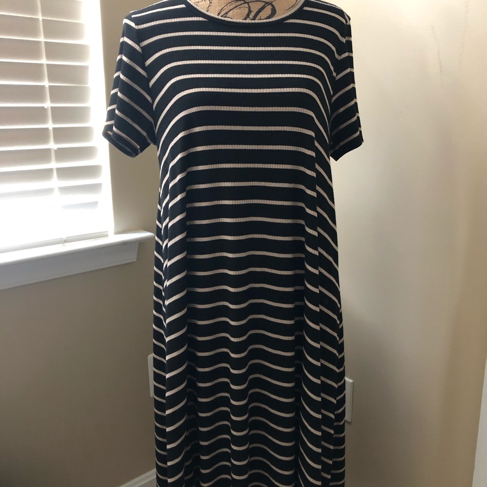 🔥HOT PRICE🔥 Lularoe Carly dress